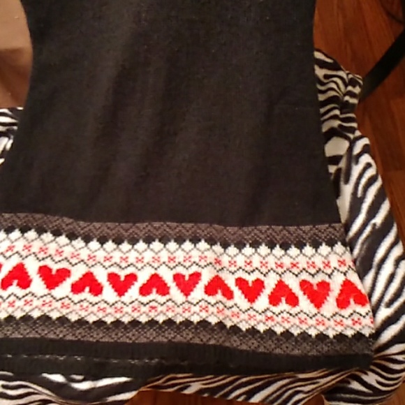 Wet Seal Heart Knit Sweater Top - Picture 5 of 9